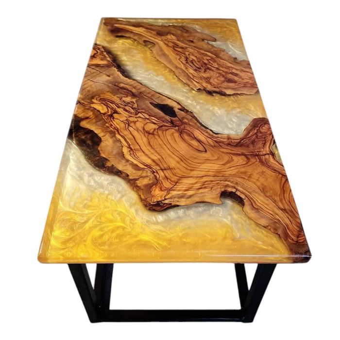 Маси от епоксидна смола и дърво