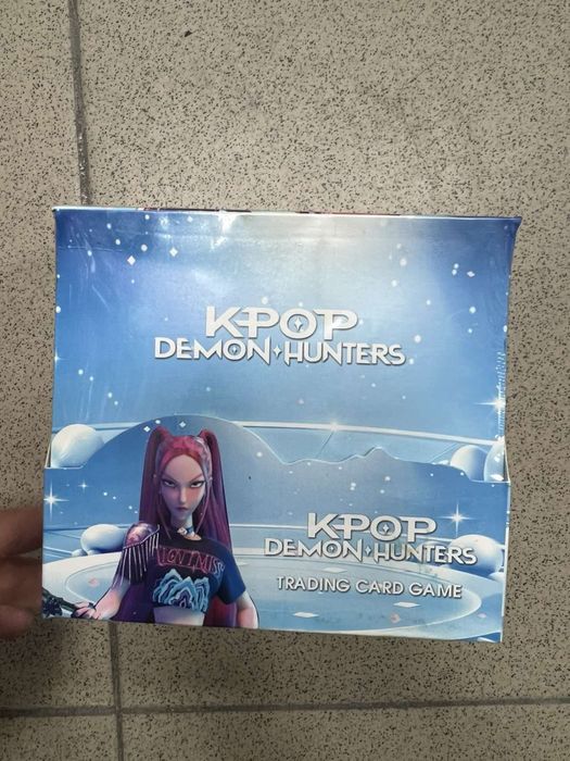 K-POP Кутия с 36 карти Кей Поп Ловци на Демони Demon hunters