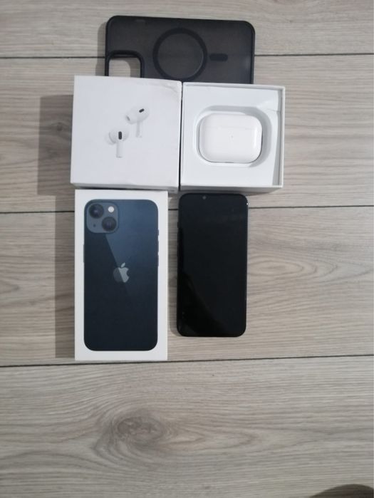 Vând iphone 13, plus casti air pods 2 pro
