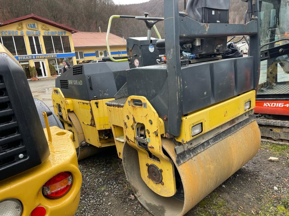 Închiriez cilindru compactor 4 tone !