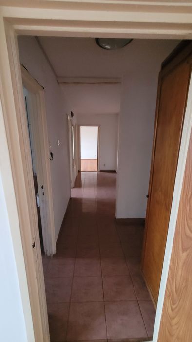 Apartament Birou Spatiu NEMOBILAT de inchiriat 2 camere Brazda