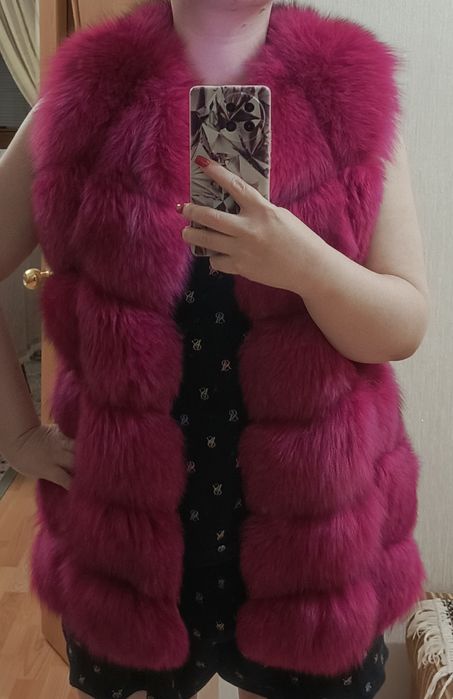 Продам меховую жилетку