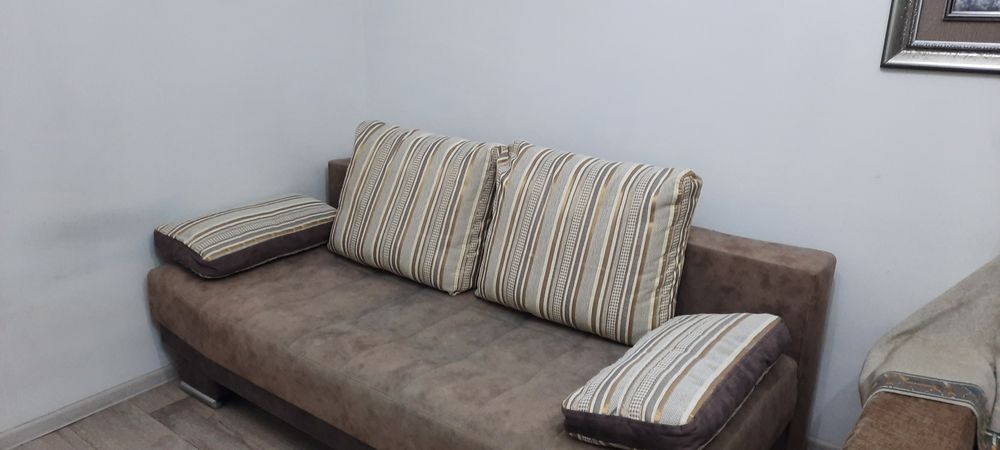 Продам тахту в отличном состояний.