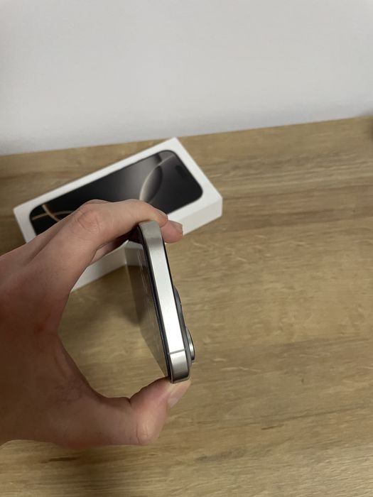 iPhone 16 Pro – 256GB – Natural Titanium – Stare IMPECABILĂ – Full Box