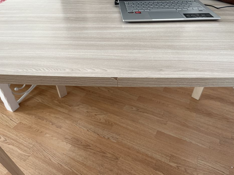 Стол Ikea-style, скандинавский стиль