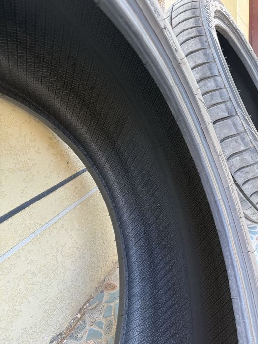 Шины на авто 245/45/18