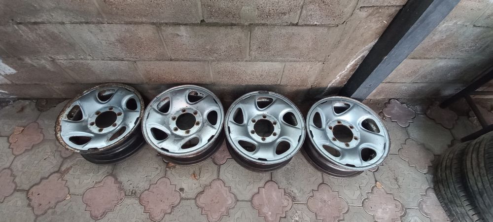 Продам R16 6x139.7 б/у
