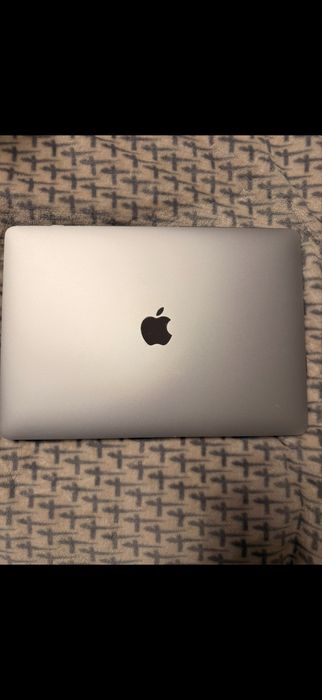 MacBook Pro 13 2020 cu mouse