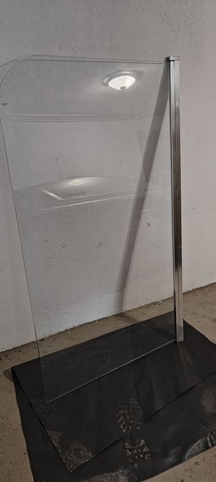 Vând paravan sticla securizata tip usa