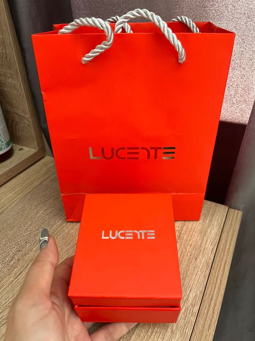 Золотое кольцо с камнями