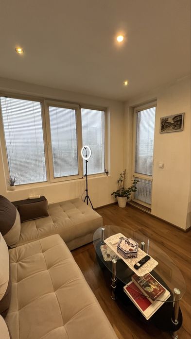 Дава се под наем Двустаен апартамент в Шумен, Математическа гимназия - 60 кв.м за 450 € - Снимка #1