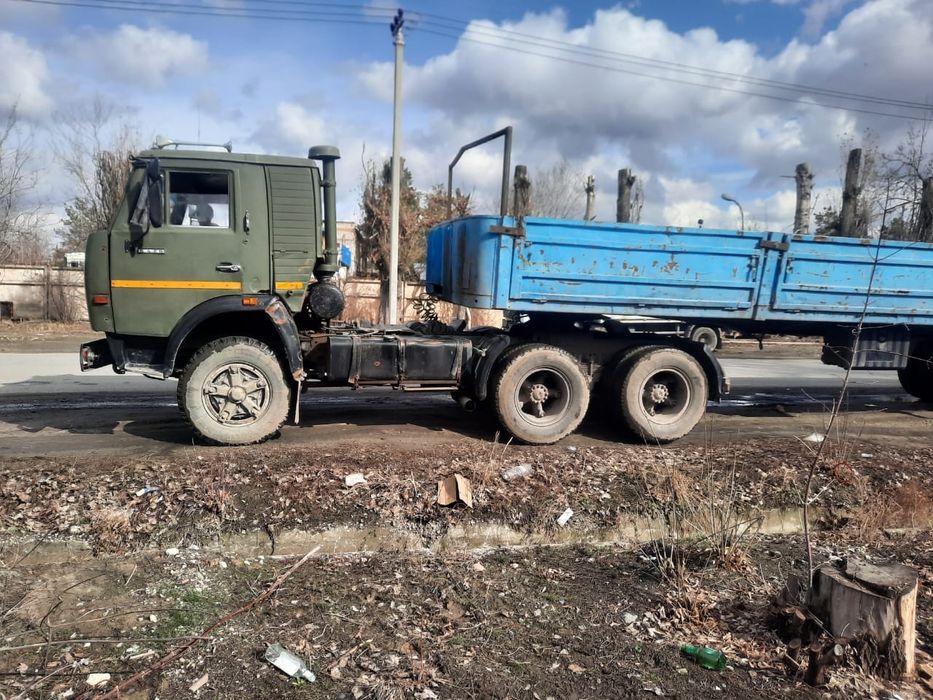 Продам Камаз с двумя прицепами