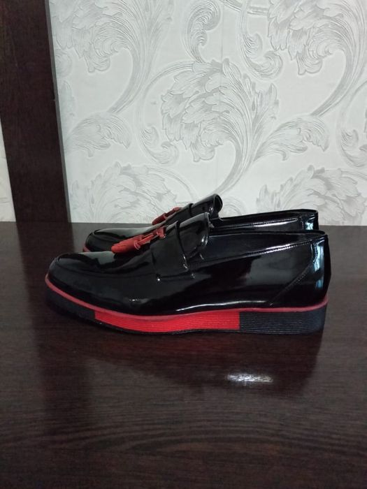 Продаю классический обувь