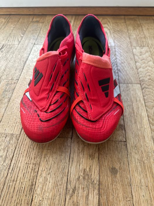 Ghete fotbal adidas predator pro