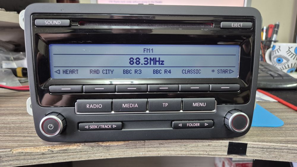 Радио за Автомобил vw RCD310 със наличен код за активация