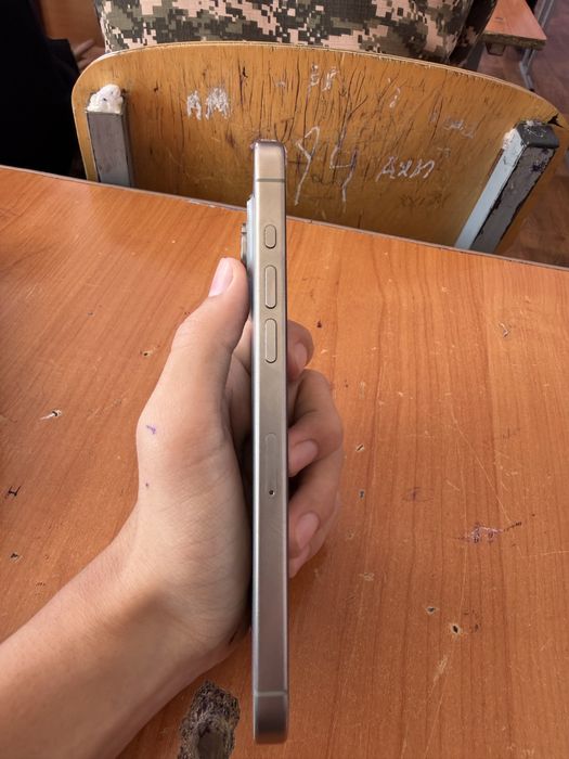 Айфон 15 про макс 256/85%