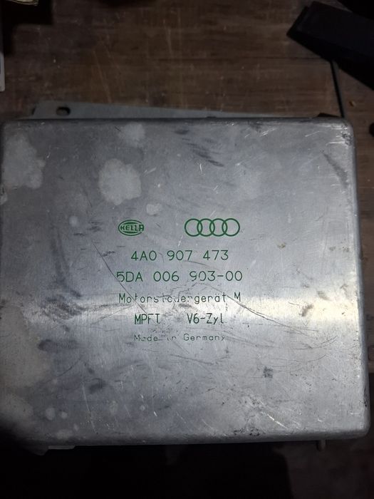 Продам блок управления Audi 100 C4