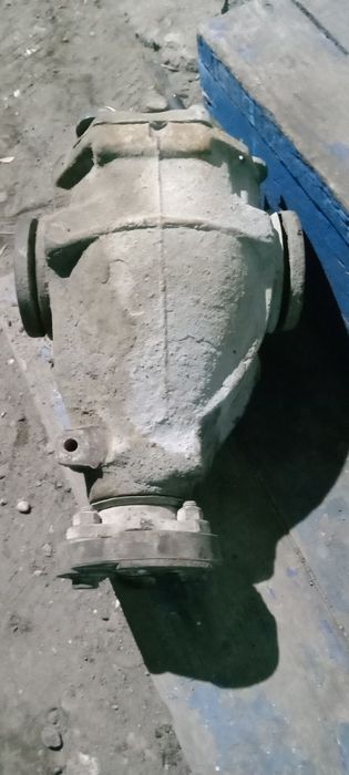 Редуктор 3.27 Мерседес 210