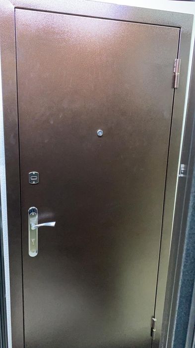 Сыртқы есіктер, ВХОДНЫЕ ДВЕРИ