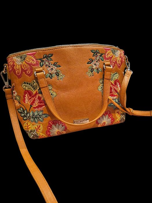 Vând Geantă Desigual