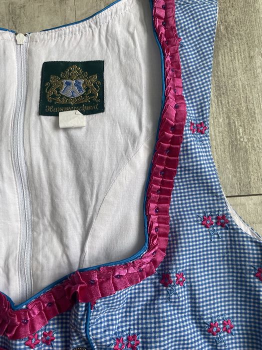 Rochie dirnl traditionala bavareza