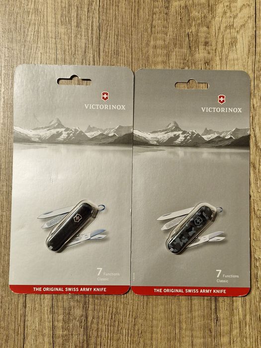 ЧИСТО НОВИ Ножчета Victorinox Швейцарски