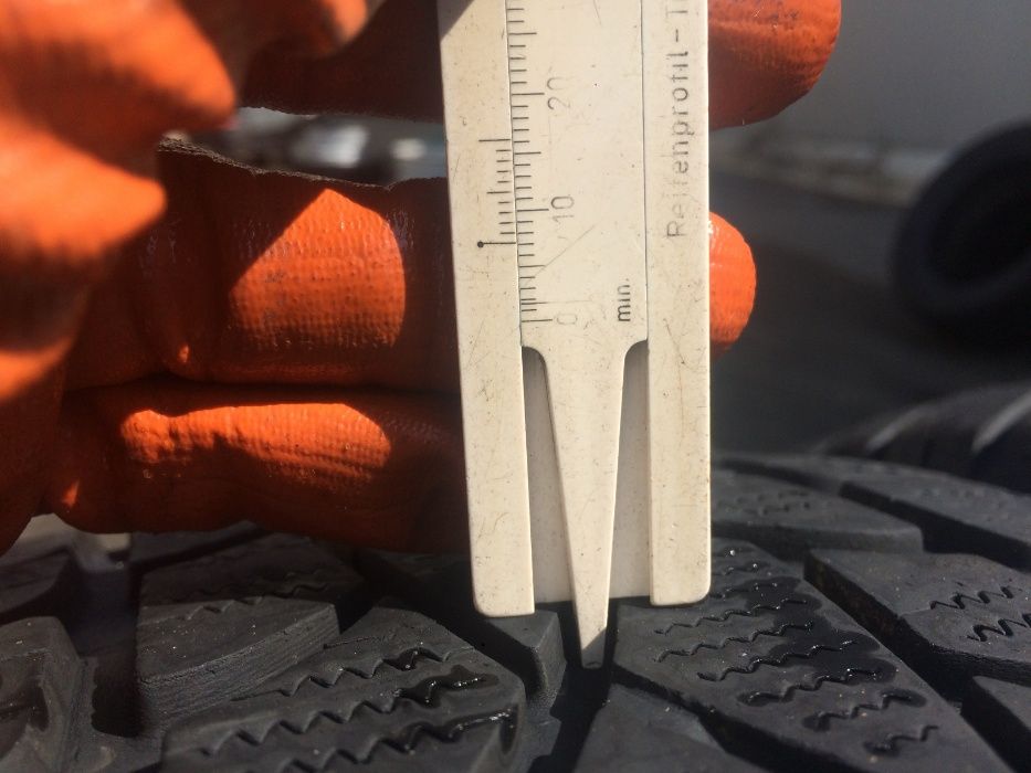 225/55/17 Дънлоп ДОТ 2012 г - 7,9 мм РЪН ФЛАТ !