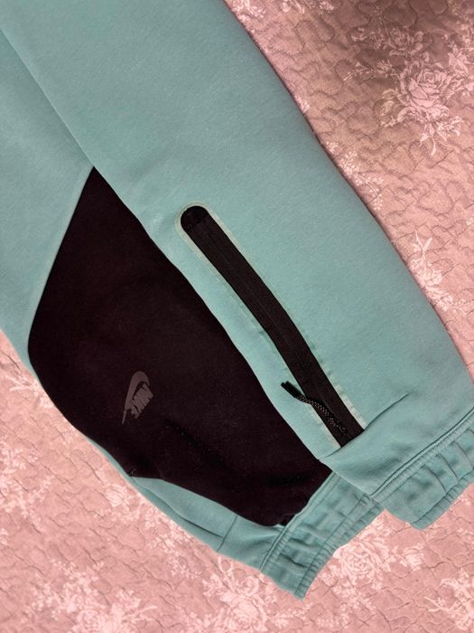 Pantalon nike tech