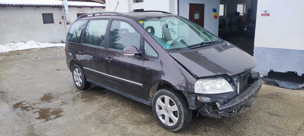Dezmembrez volkswagen sharan 2.0 BRT cutie manuala 6t JBN culoare LB4V