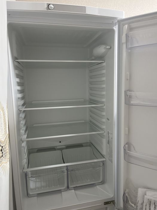 Indesit холодильник