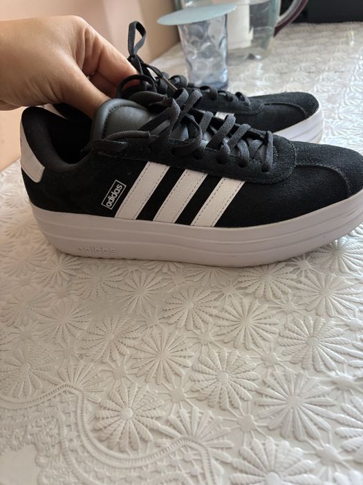Оригинални дамски обувки Adidas