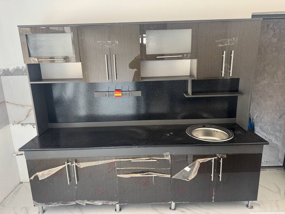 Eshon Guzarda 4.хонали 4-сотих Учаска Ховли Узок Муддатга Берилади