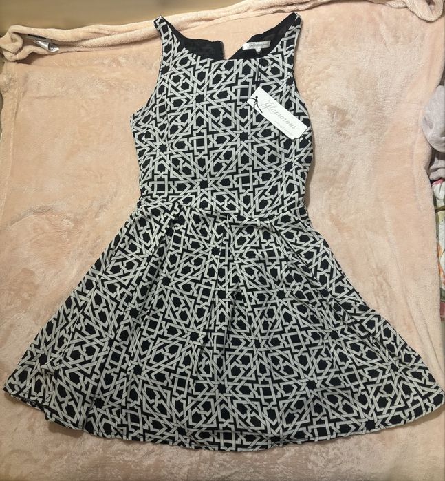 Къса рокля с цип - нова с етикет