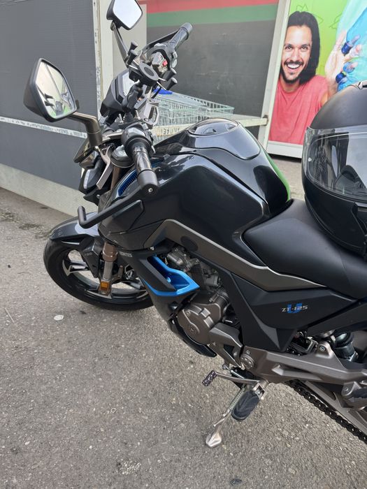 Motocicleta Zontes Zt125U naked