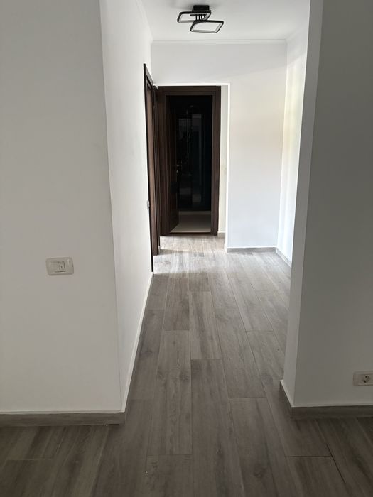 Inchiriez camere in apartament pentru activitati comerciale