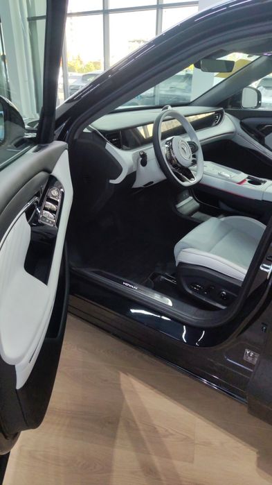 Voyah free restayling 318 gibrid Qora Mokriy Oq