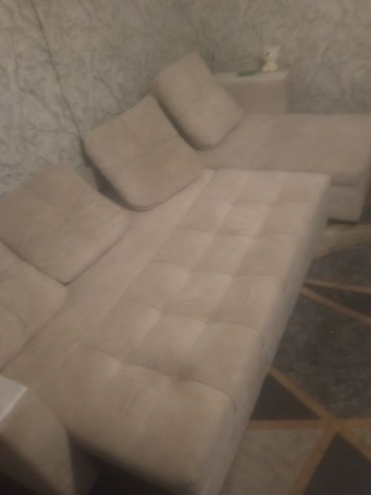 Продам диван, ковры