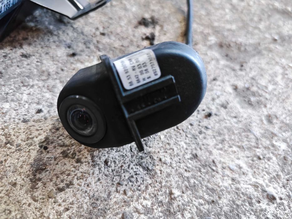 Камера за заден ход + кабел и модул, свалена от BMW F10, 2011 оригинал