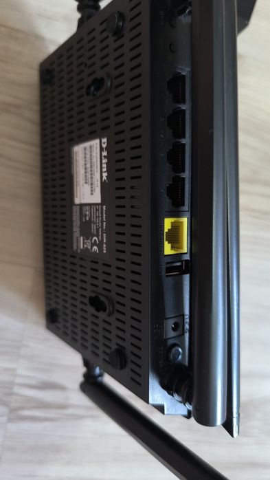 Рутер D-LINK DIR-825