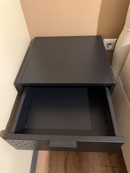 4 броя нощни шкафчета