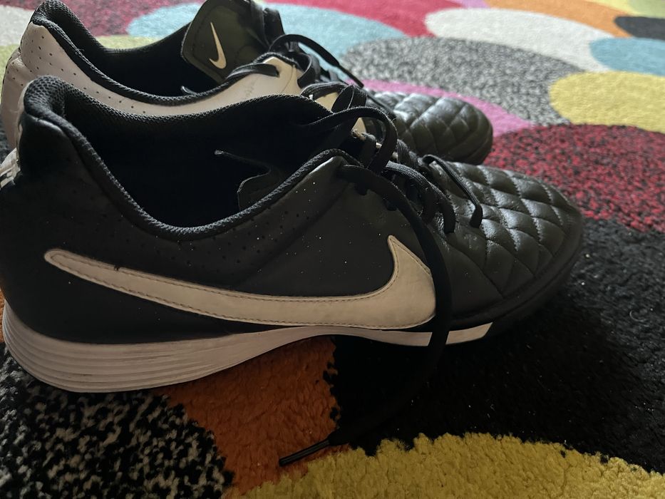 Vând ghete de fotbal Nike Tiempo