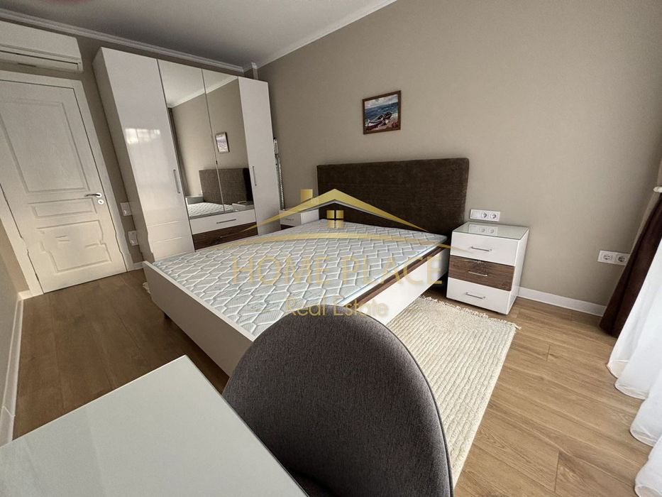 Дава се под наем Тристаен апартамент в Варна, Център - 95 кв.м за 1224 € - Снимка #4