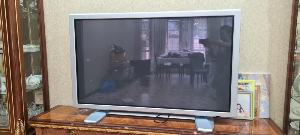 Телевизор с большим экраном