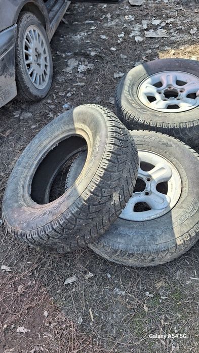 Продам диски с шинами