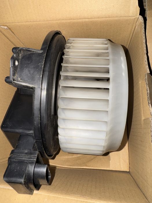 Продам вентилятор печки салона