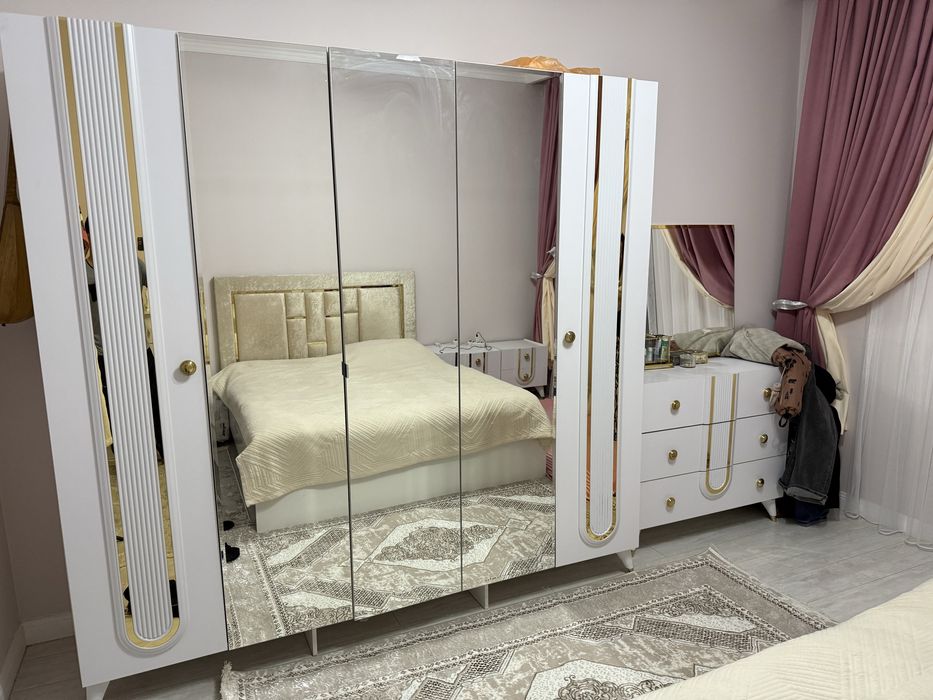 Спальный гарнитур