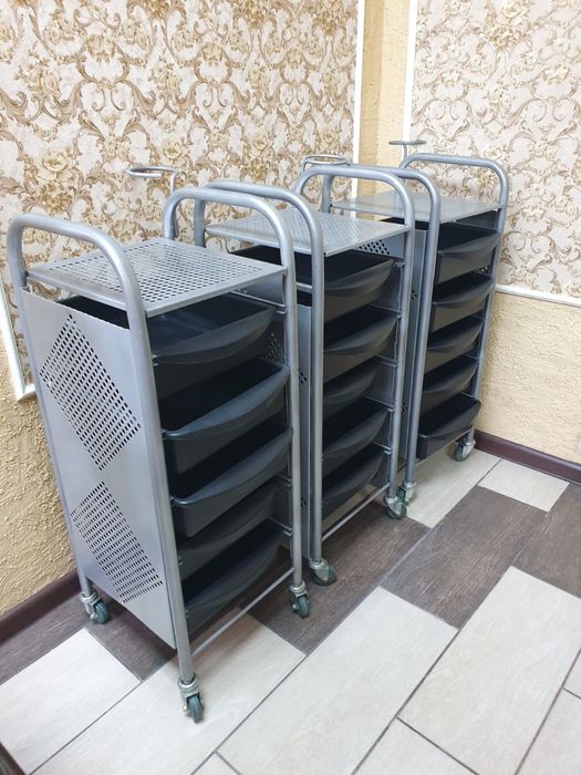 Помощница в салон красоты