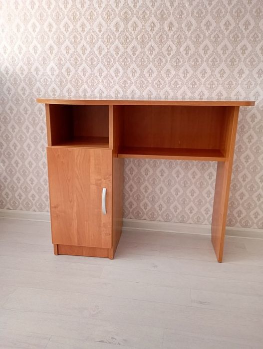 Продам письменный стол