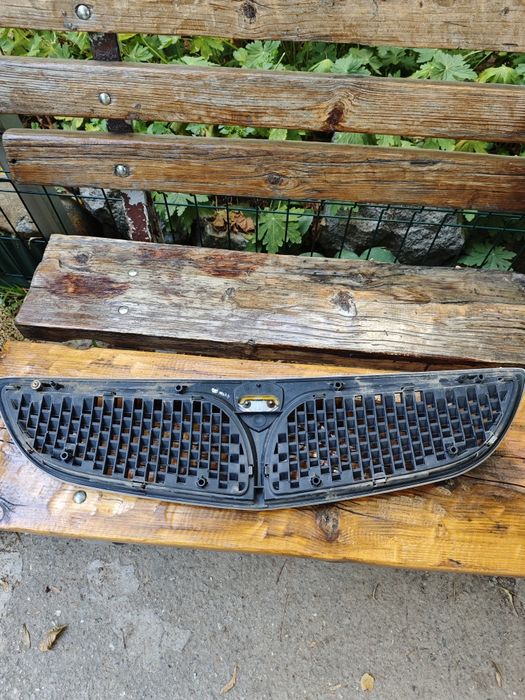 Предна решетка за Ланчия Либра