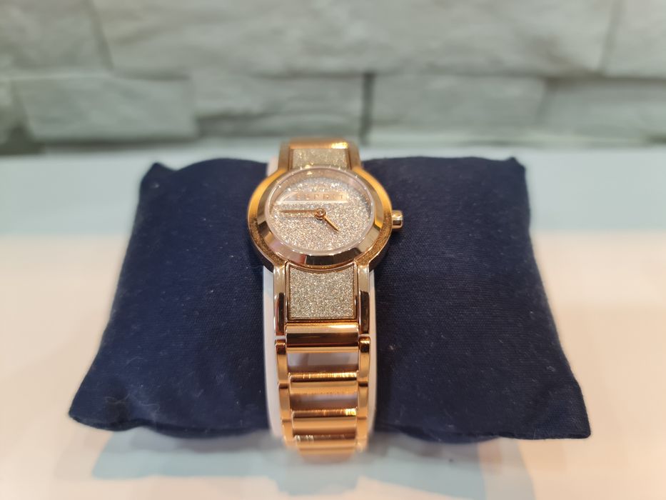 Чисто нов дамски часовник Esprit